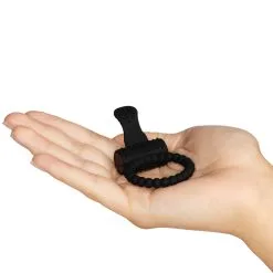 Sinful Baseks Vibrerende Cockring Voor Koppels -Sexy lingerie Verkoop 22668 baseks vibrerende par penisring 05 hand q100