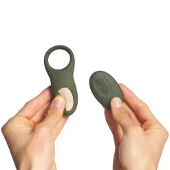 Sinful Love Buzz Army Green Vibrerende Cockring Met Afstandsbediening 15 Sinful Love Buzz Army Green Vibrerende Cockring Met Afstandsbediening -Sexy lingerie Verkoop 26999 sinful love buzz vibrerende penis ring opladelig og fjernbetjent army 51 hand q100